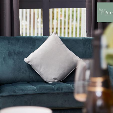 Stunning 5 Bed Manchester House With Parking By Purestay Short Lets & Serviced Accommodation ภายนอก รูปภาพ