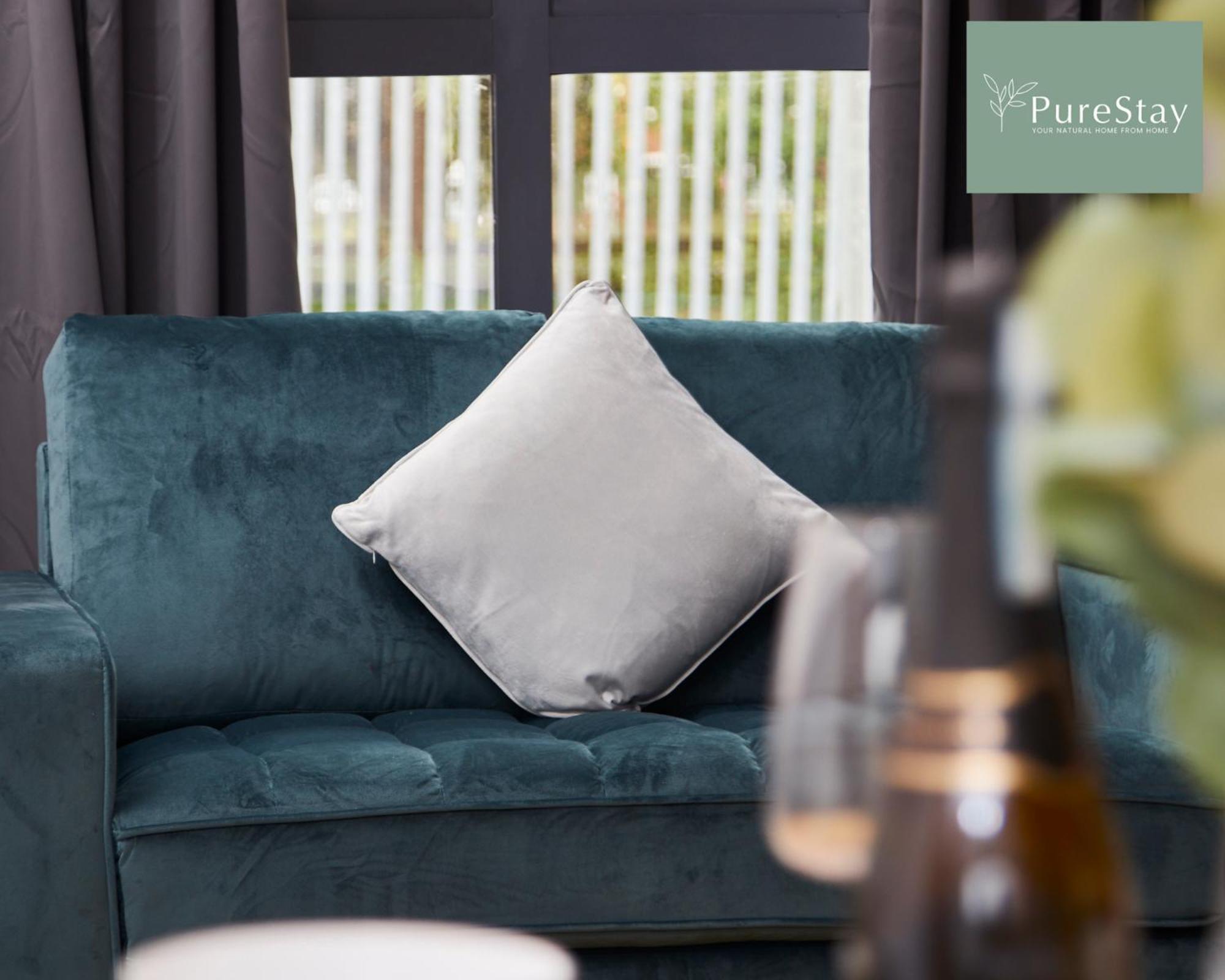 Stunning 5 Bed Manchester House With Parking By Purestay Short Lets & Serviced Accommodation ภายนอก รูปภาพ