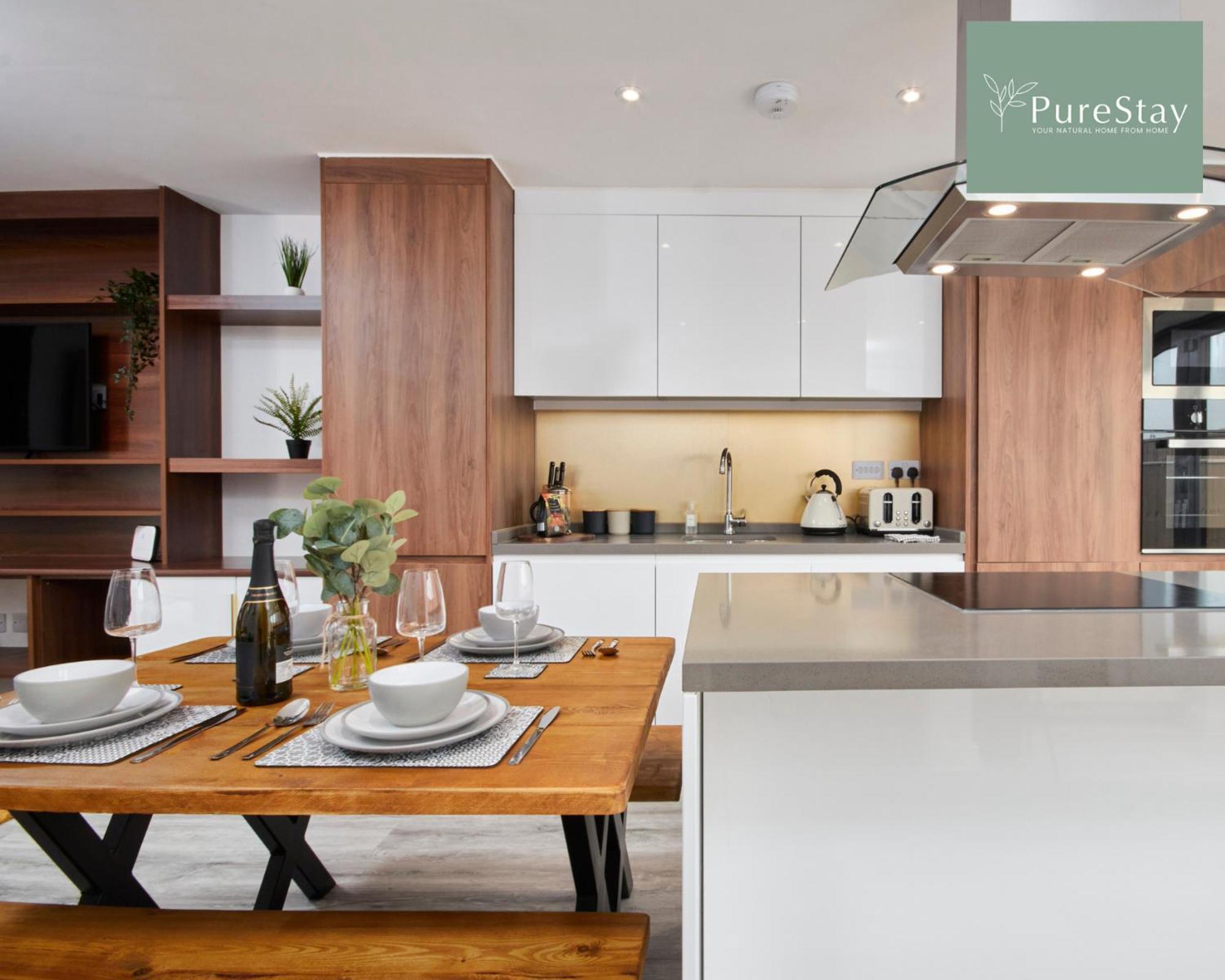 Stunning 5 Bed Manchester House With Parking By Purestay Short Lets & Serviced Accommodation ภายนอก รูปภาพ