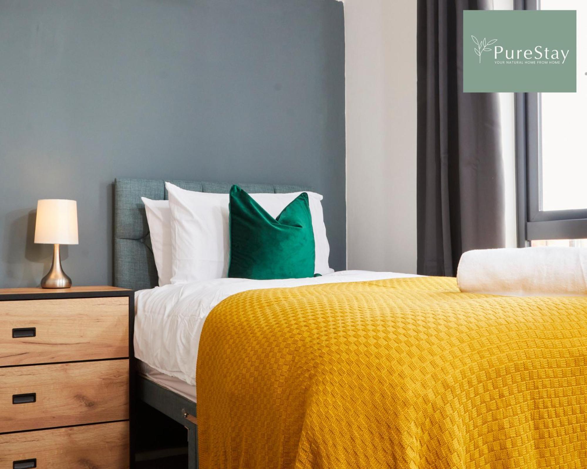 Stunning 5 Bed Manchester House With Parking By Purestay Short Lets & Serviced Accommodation ภายนอก รูปภาพ