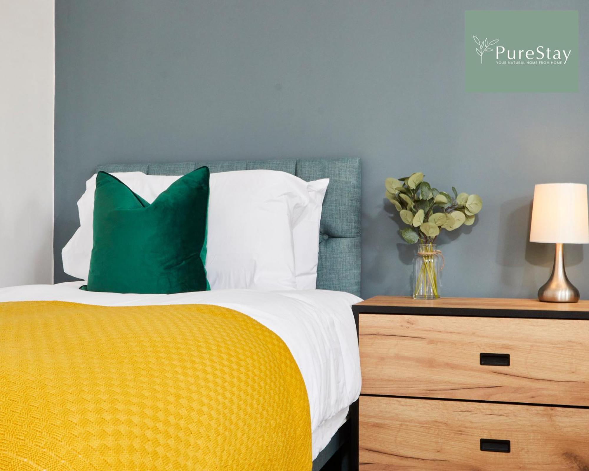 Stunning 5 Bed Manchester House With Parking By Purestay Short Lets & Serviced Accommodation ภายนอก รูปภาพ
