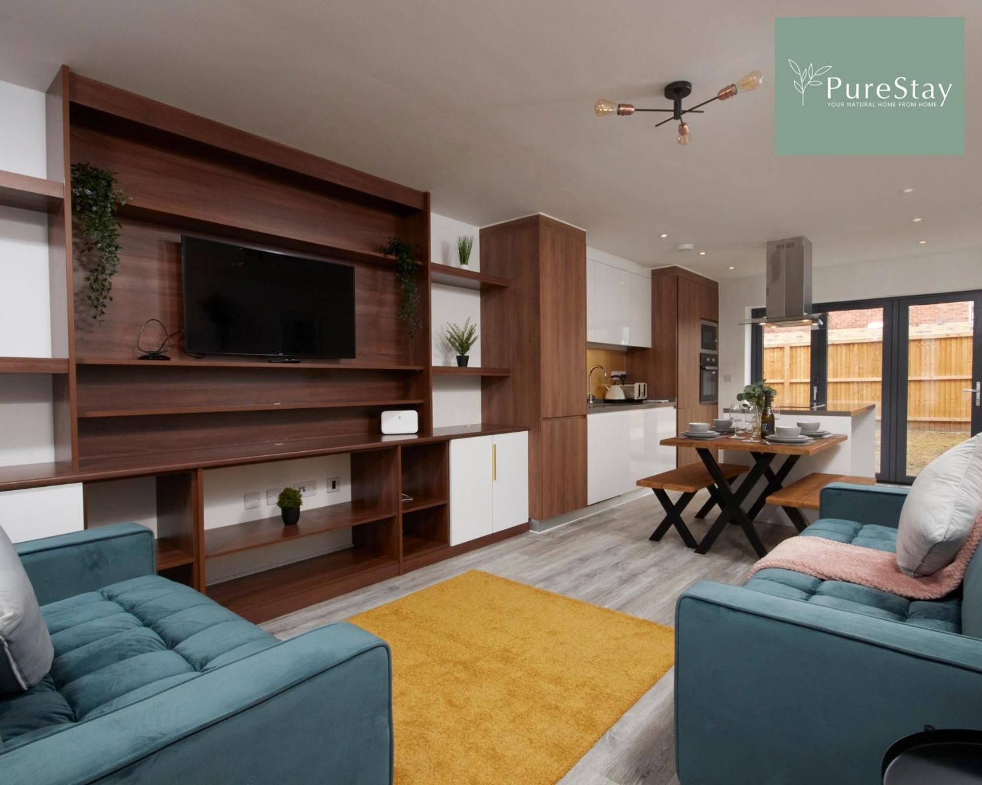 Stunning 5 Bed Manchester House With Parking By Purestay Short Lets & Serviced Accommodation ภายนอก รูปภาพ