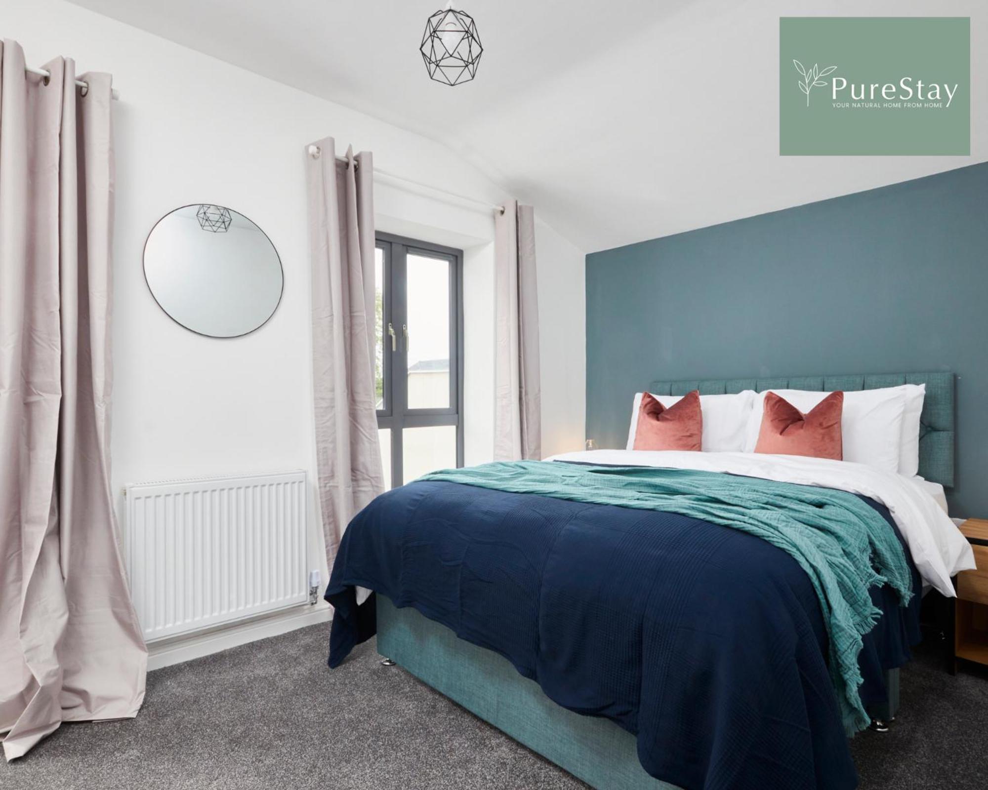 Stunning 5 Bed Manchester House With Parking By Purestay Short Lets & Serviced Accommodation ภายนอก รูปภาพ
