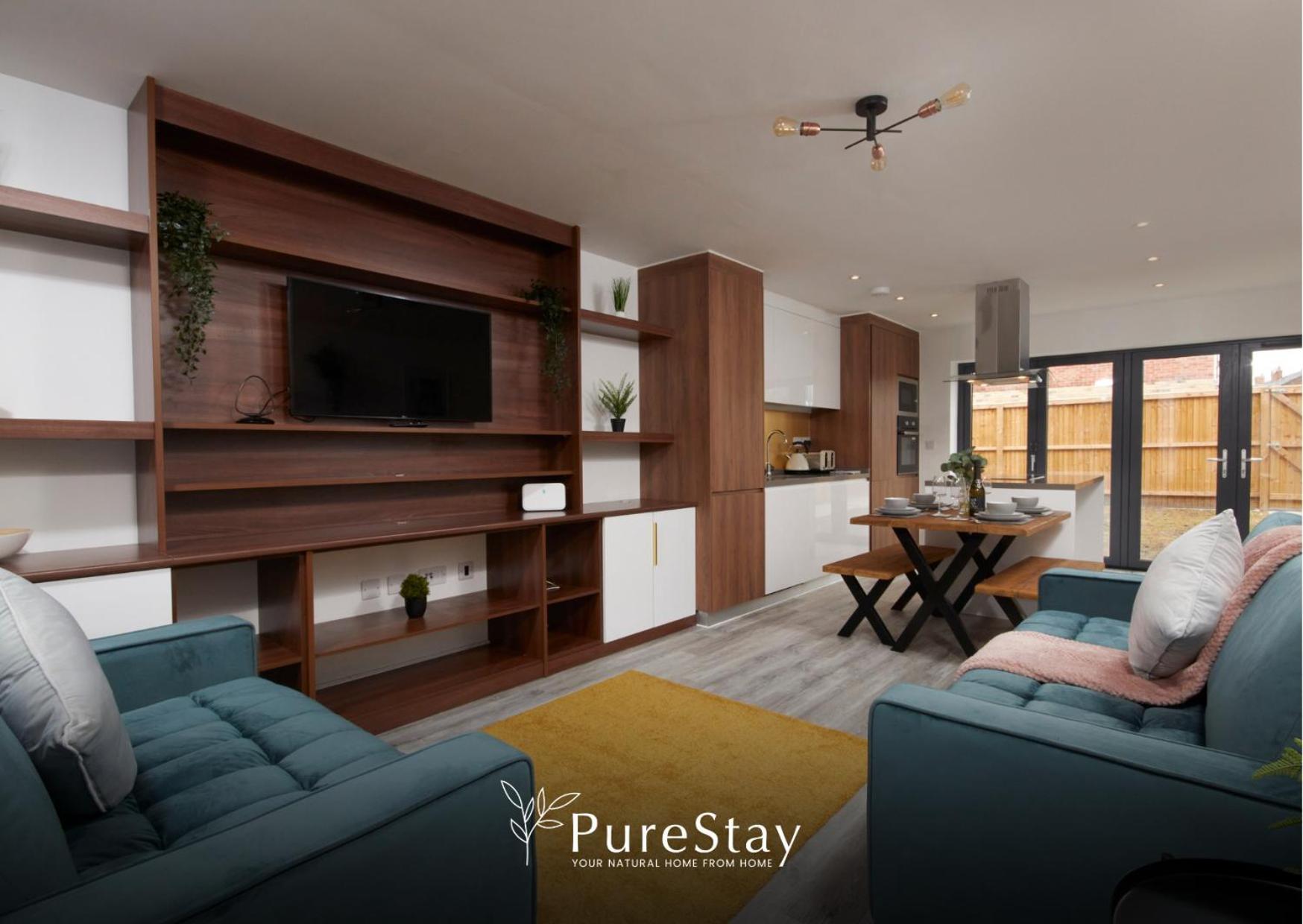 Stunning 5 Bed Manchester House With Parking By Purestay Short Lets & Serviced Accommodation ภายนอก รูปภาพ