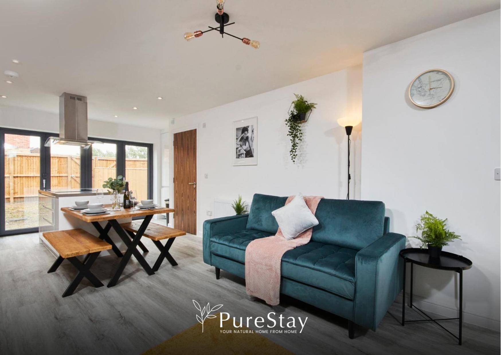 Stunning 5 Bed Manchester House With Parking By Purestay Short Lets & Serviced Accommodation ภายนอก รูปภาพ
